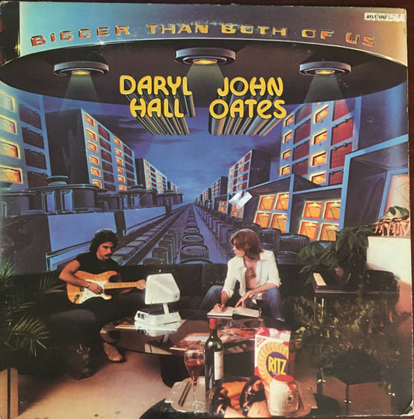 Daryl Hall & John Oates - Bigger Than Both Of Us