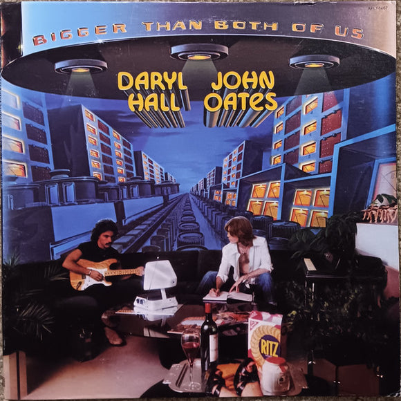Daryl Hall & John Oates - Bigger Than Both Of Us